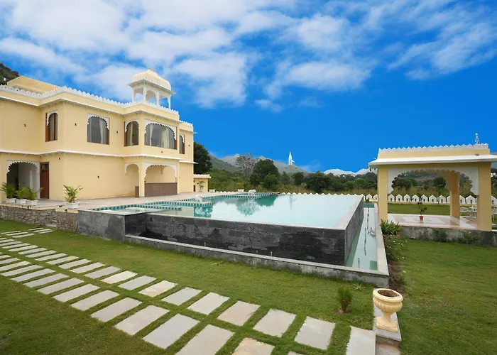 Maangarh Resorts